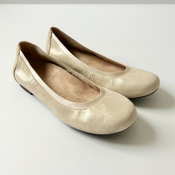 Vionic Anita Ballet Flat in Gold Suede Size 6.5 - Picture 1 of 7